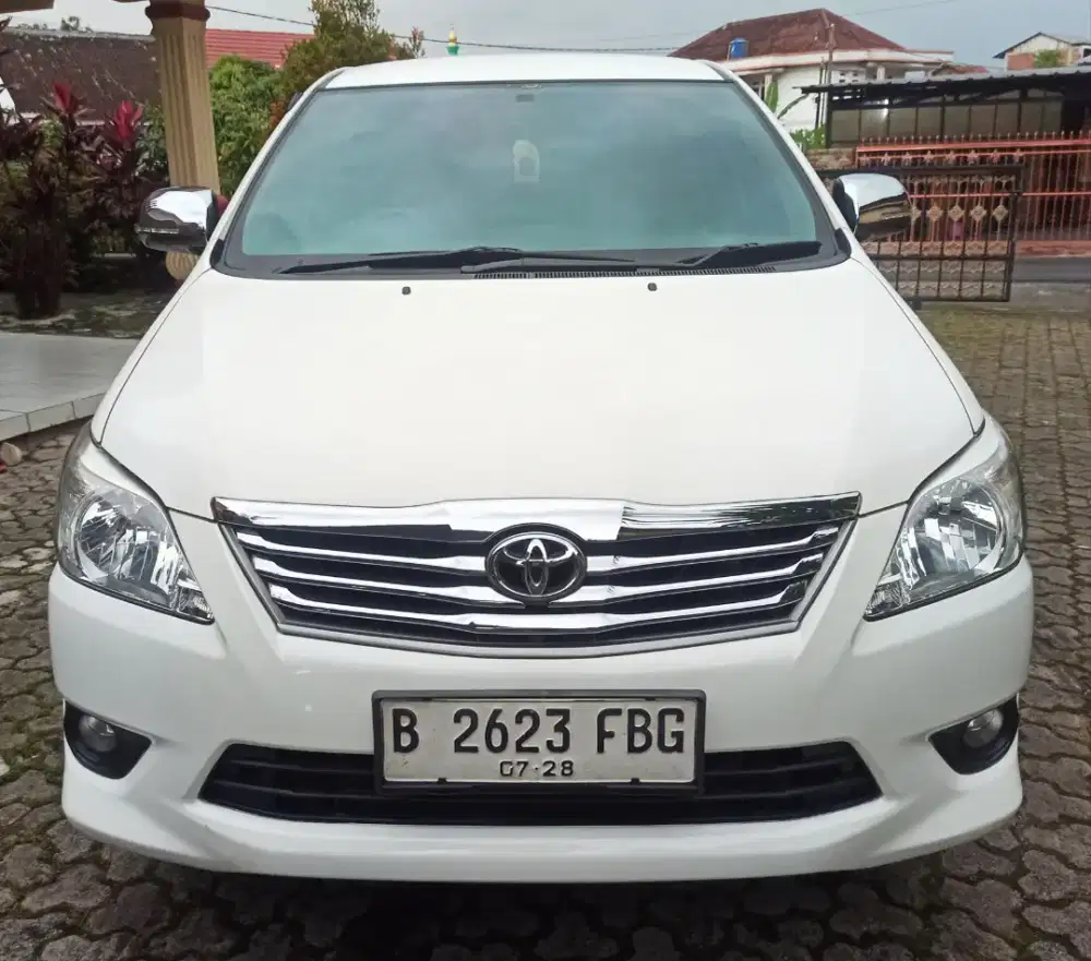 Innova G matic 2.0 2013 Low Km