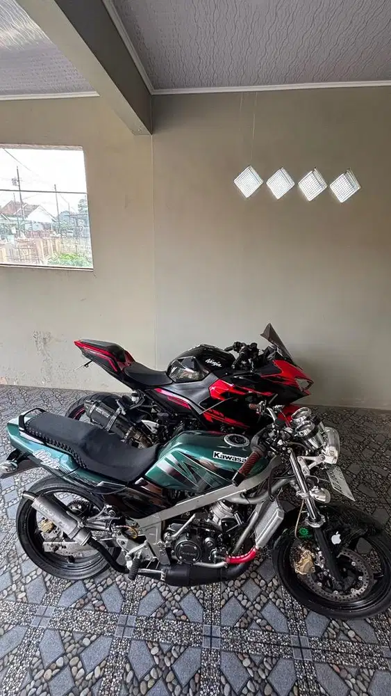 Ninja R Hijau Botol