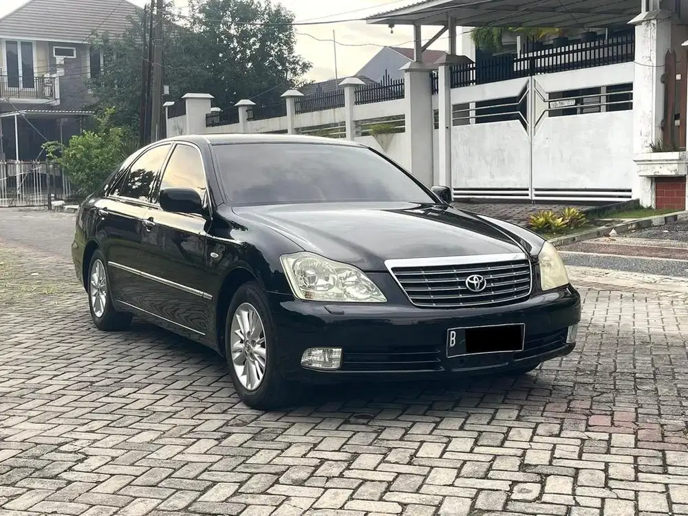 Toyota Crown 3.0 Royal Saloon V6 Matic 2005 Hitam Plat B