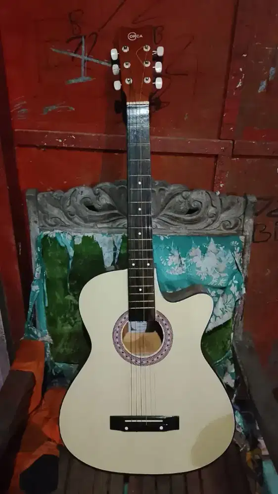 gitar akustik orca
