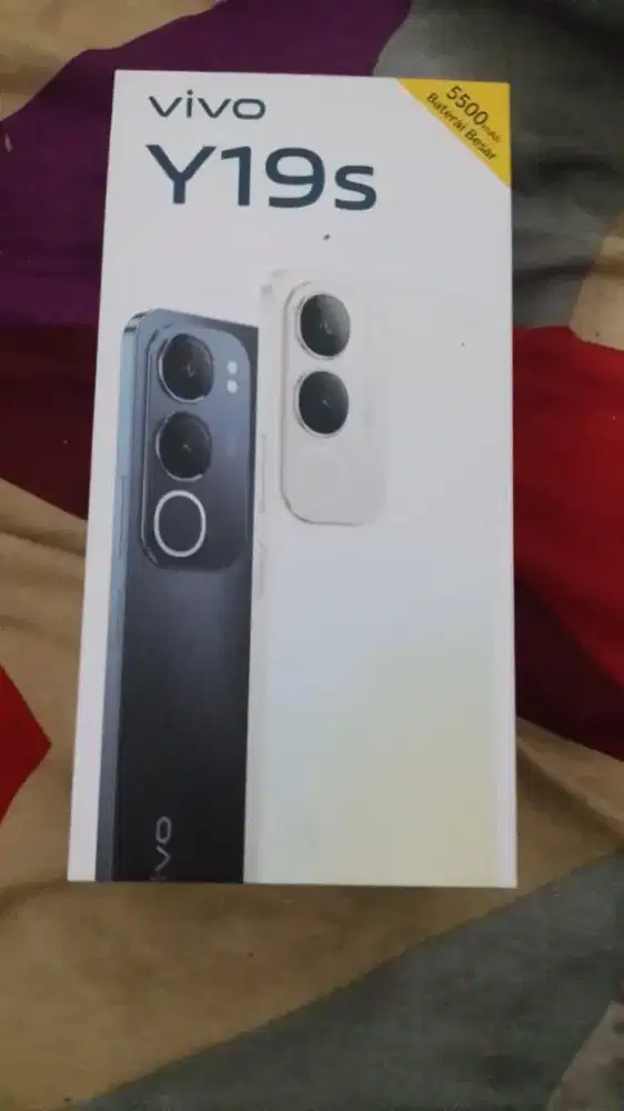 Vivo y19s 4+4/64 like new
