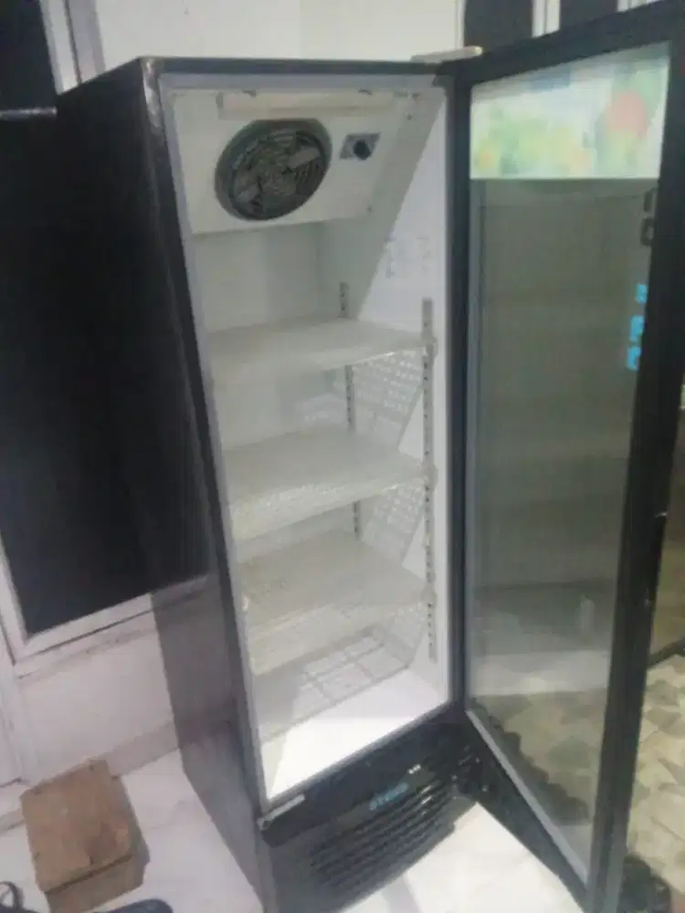 Showcase merk steko normal dingin