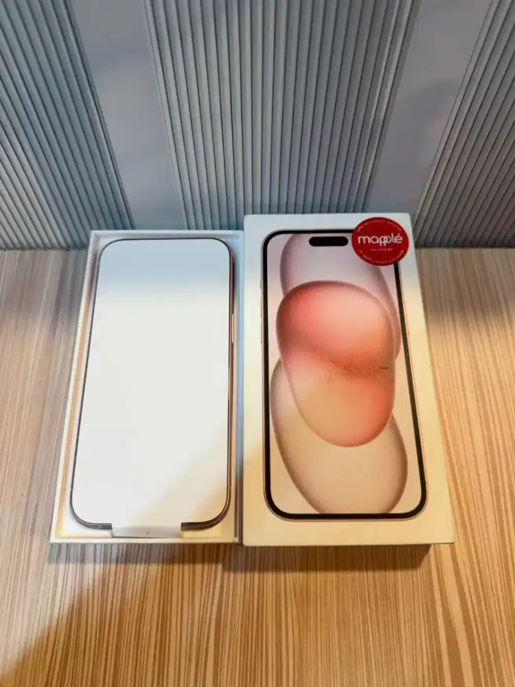 iPhone 15 pink baru