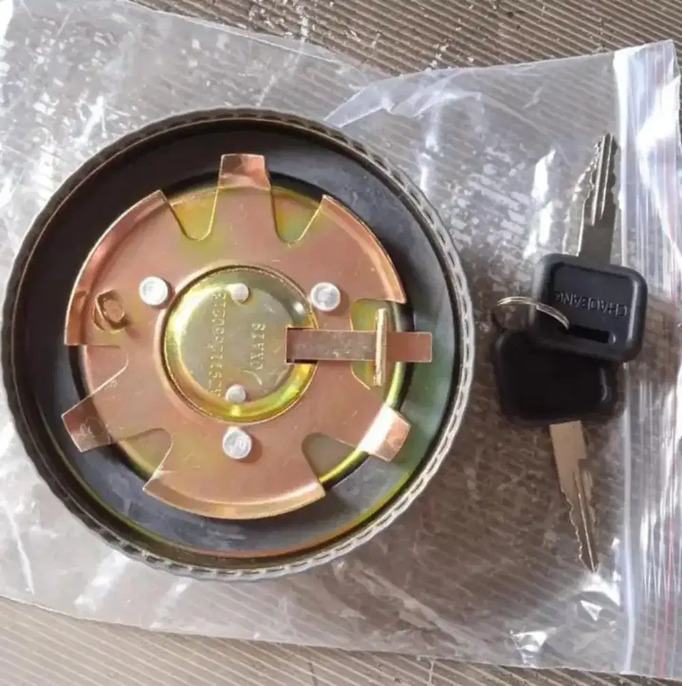 Fuel Tank Cap (Tutup Tangki Solar) Truk China – Shacman, HOWO, Auman,