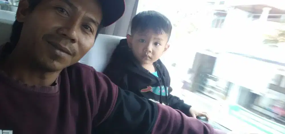 Mencari pekerjaan driver untuk menapkahi keluarga