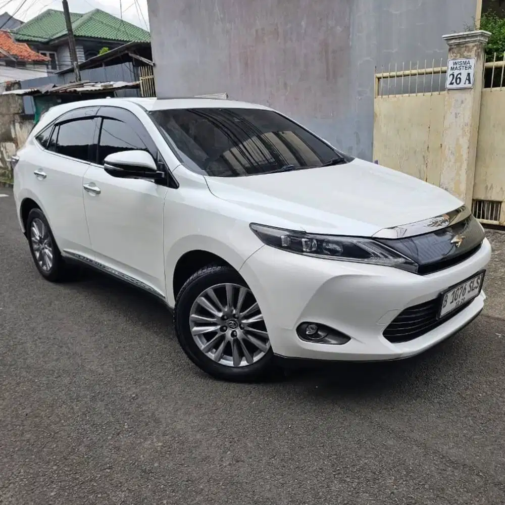 Toyota Harrier 2.0 2014