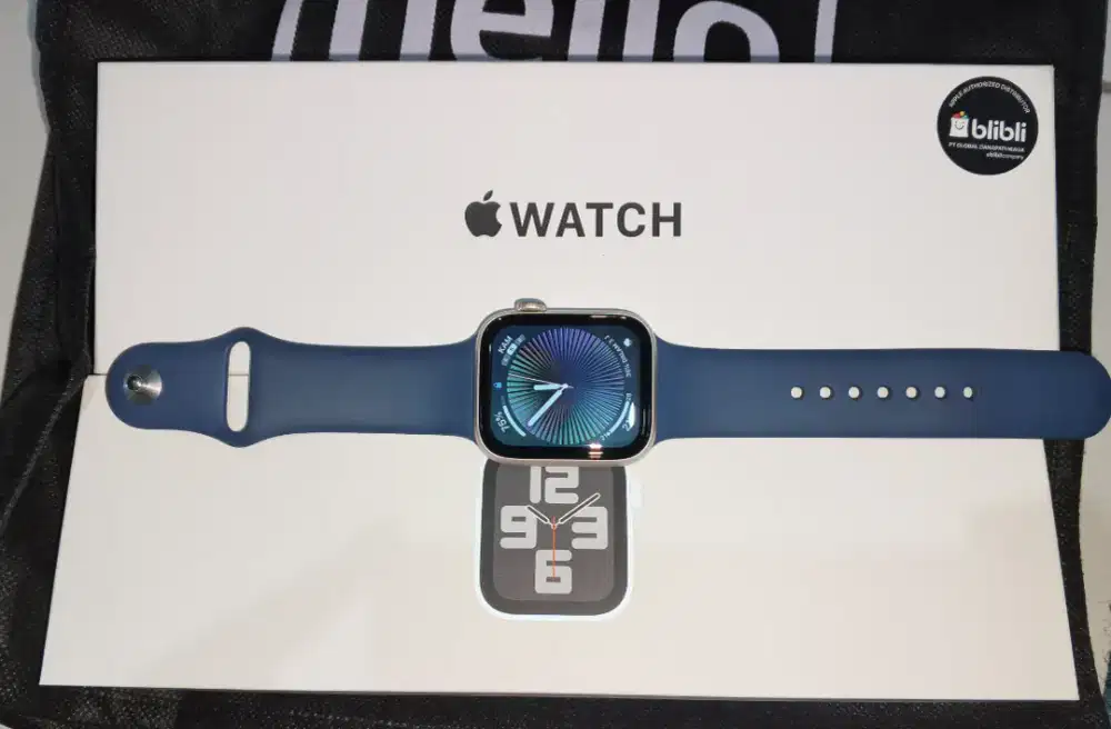 Apple Watch SE 2 44 MM warna Blue Denim Mulus garansi resmi 3/26