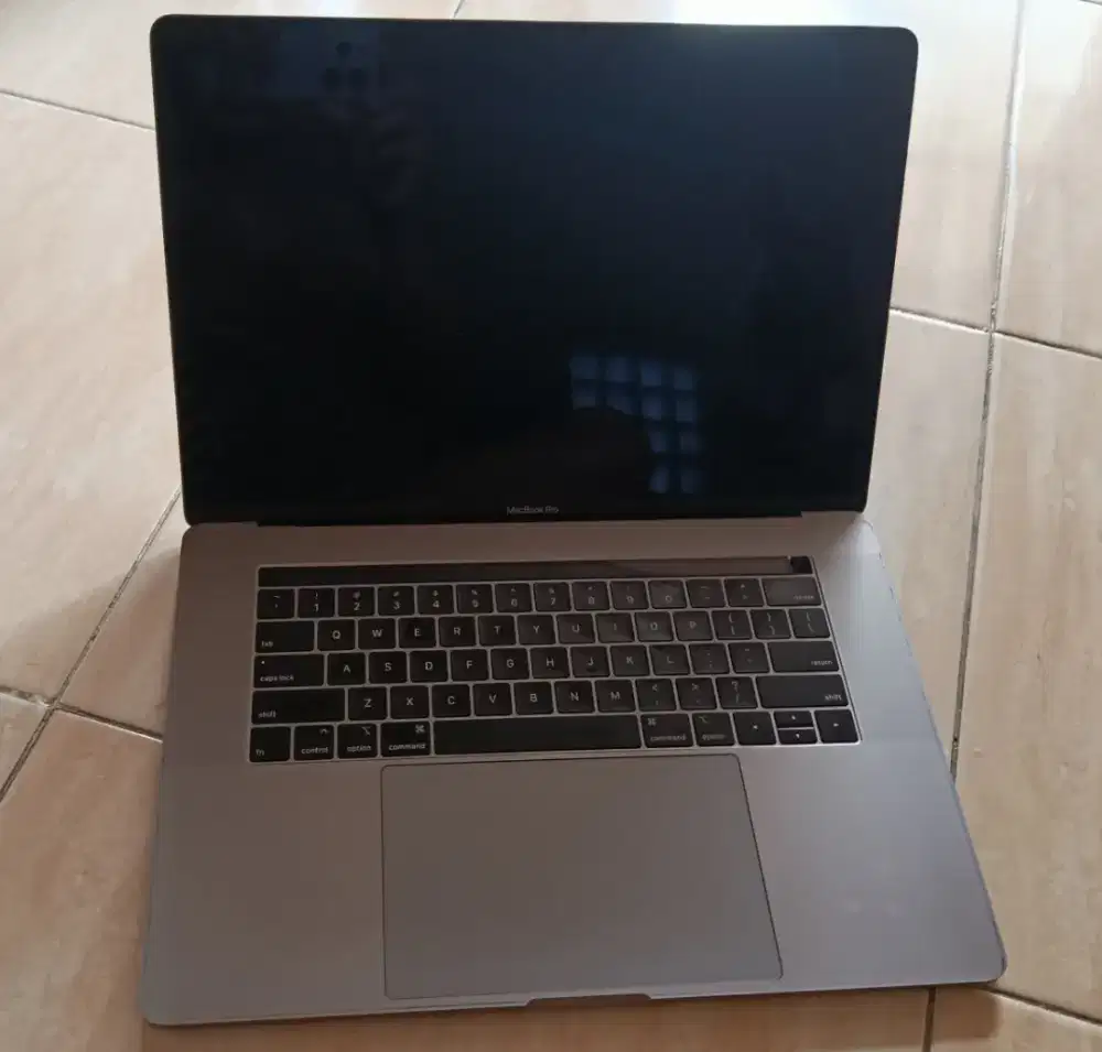Macbook pro 2018 touchbar core i9 1tb fulset