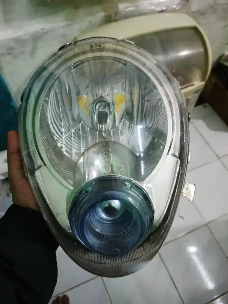 Reflektor scoopy karbu