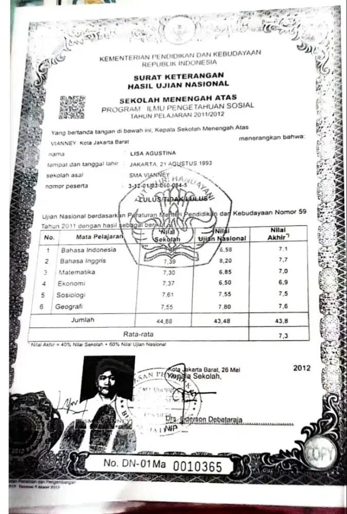 Menerima panggilan guru Mengajar  ke rumah privat