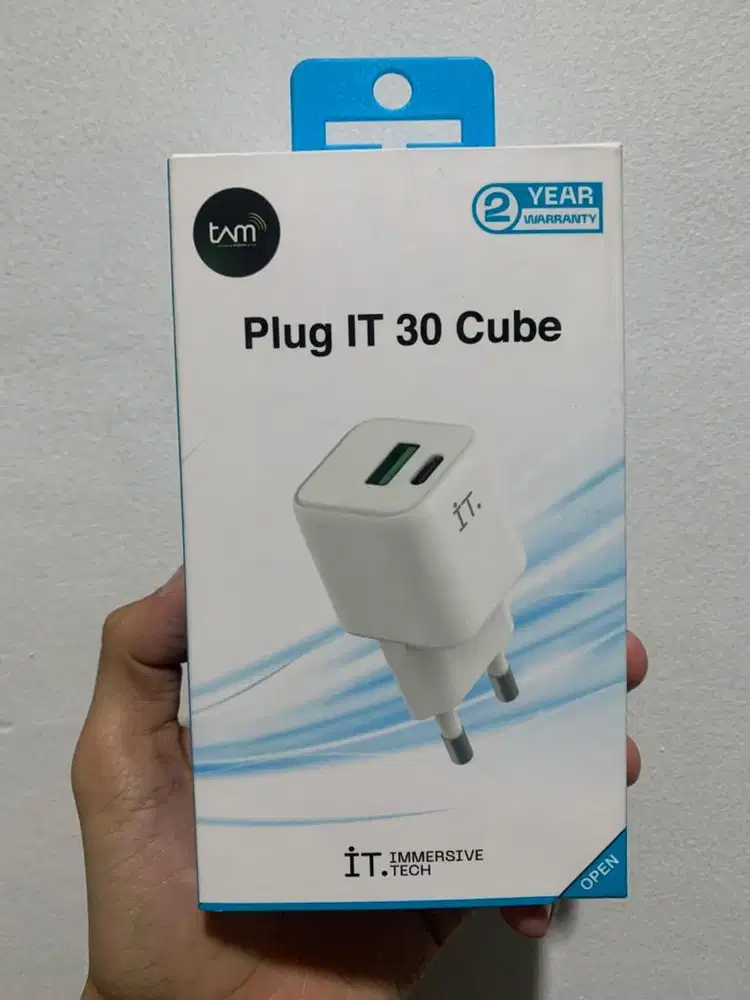 plug IT 30 cube adaptor iphone
