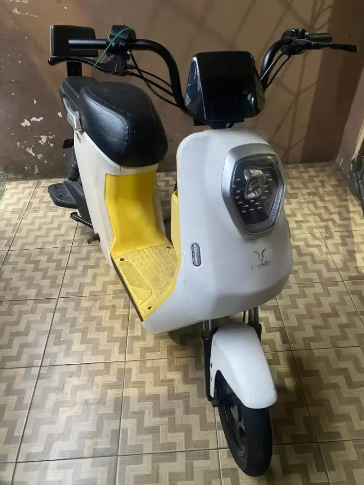 Sepeda listrik merk uwinfly m60