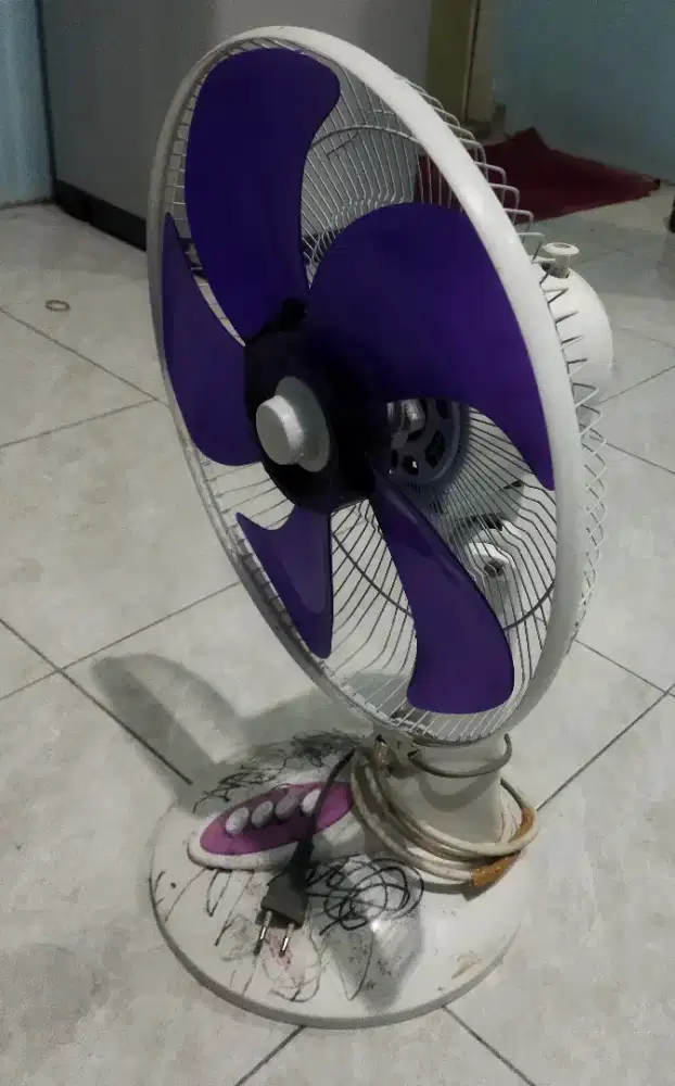 TV Tabung dan Kipas Angin