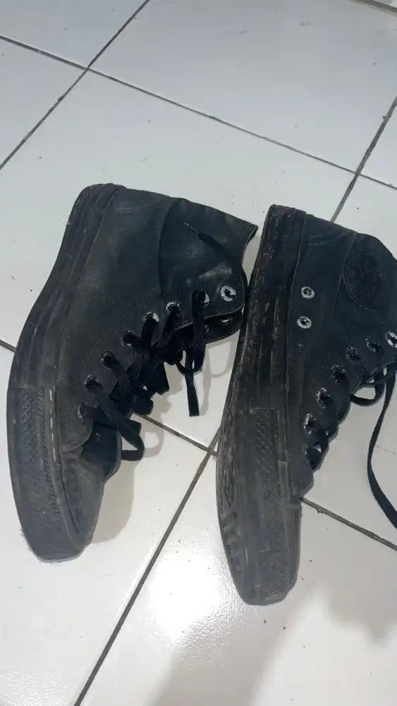 Sepatu Converse All Star Chuck Taylor