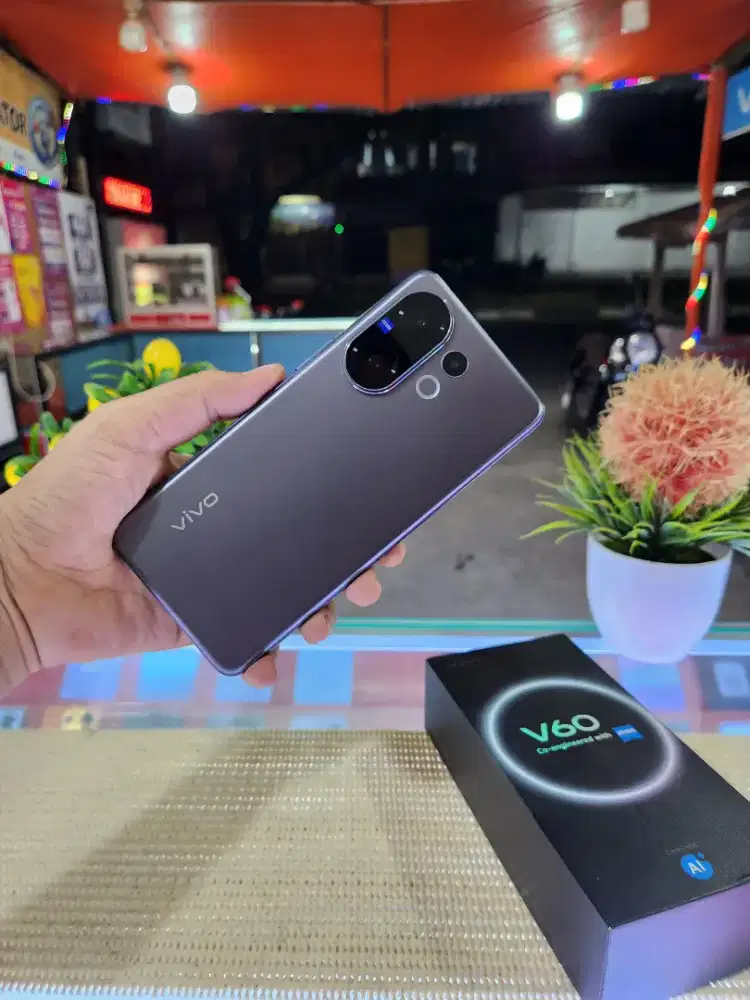 Vivo V60 5G Ram (8+8) 16Gb/ 256Gb Fullset Mulus Original 100% Like New