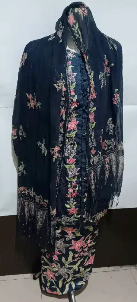 Kebaya panjang baju muslim batik halus lengkap