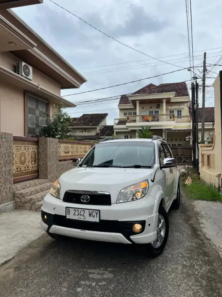RUSH TRD 1.5 MATIC 2014 PUTIH