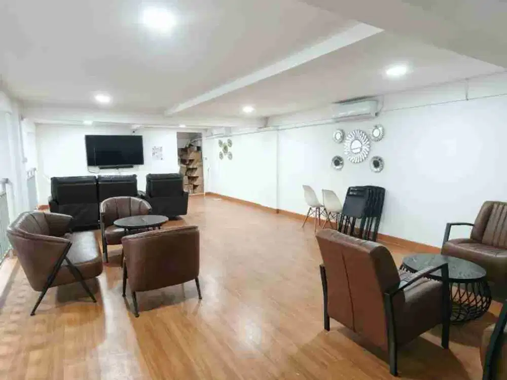 Di Sewakan Ruko atau Gudang Gandeng Tiga Lantai di Cakung Jakarta Timur