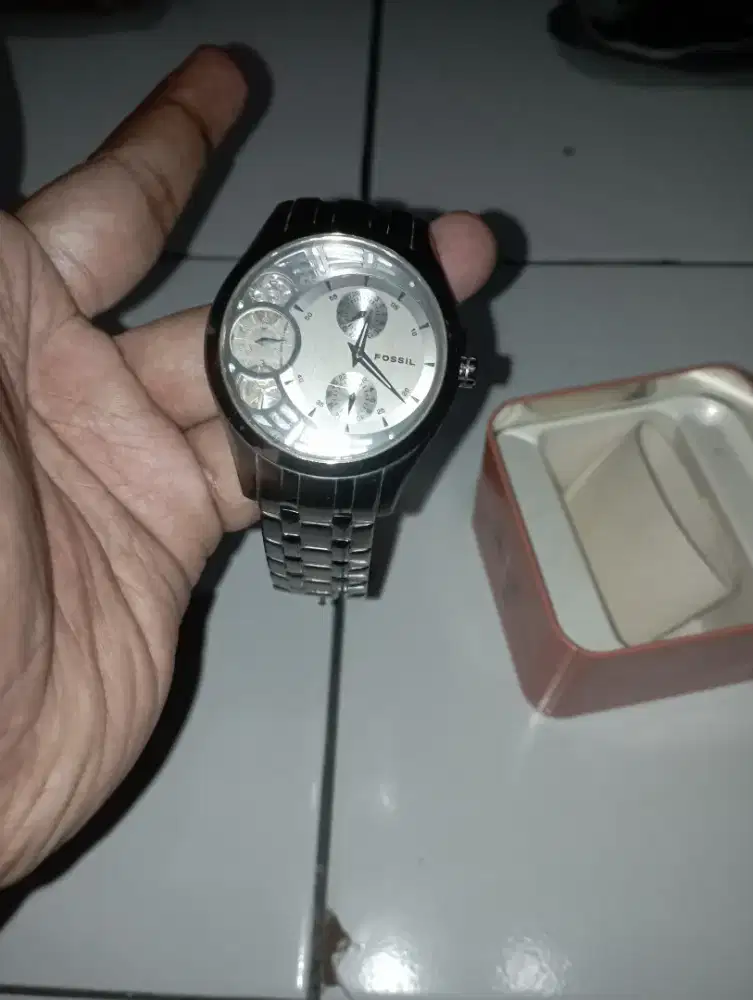 Fossil ,mesin jepang,kondisi 80%,jual 800k