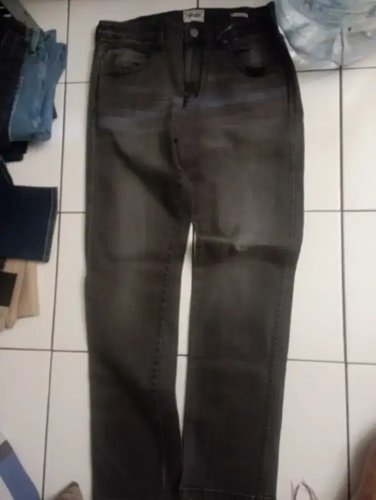Wrangler cocok buat kerja,size 32,LD:43cm,jual 200k