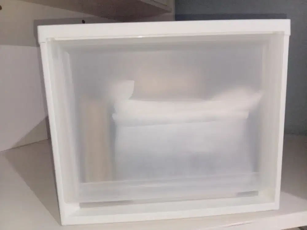 Laci plastik ada 2 susun