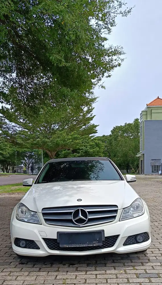 Mercedes-Benz C200 2011 Bensin