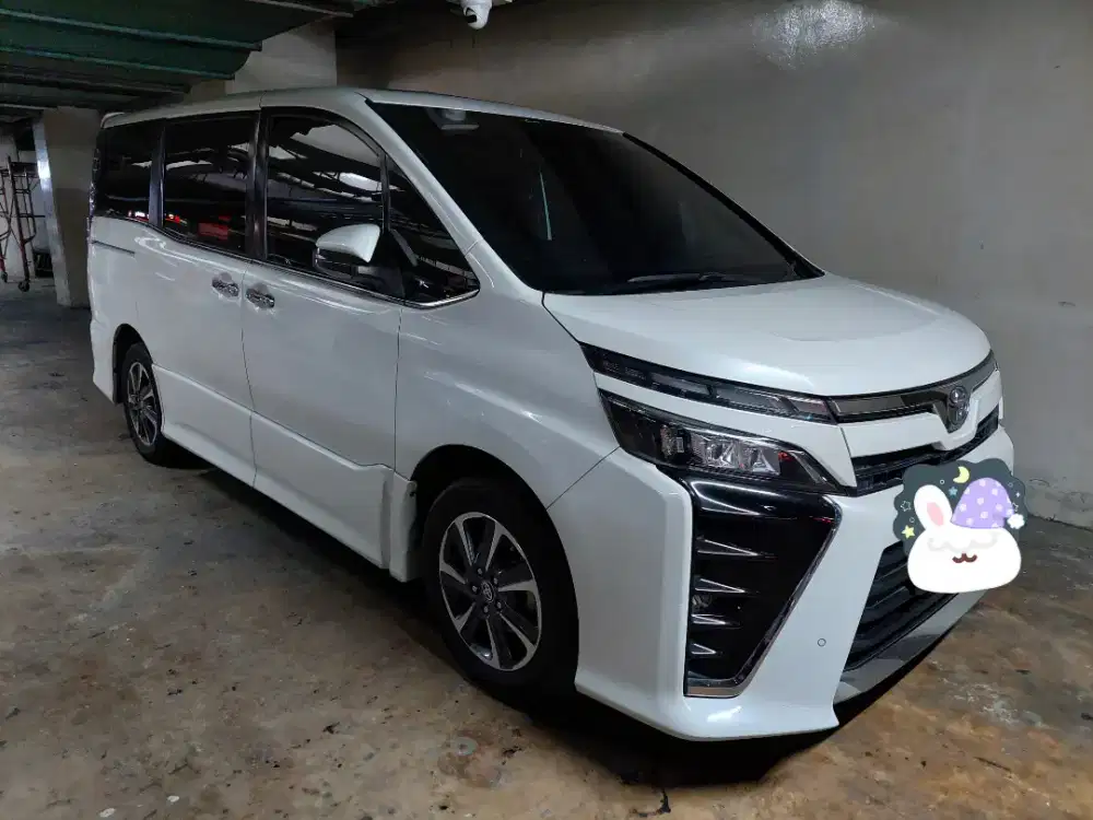 Toyota Voxy 2018 Automatic