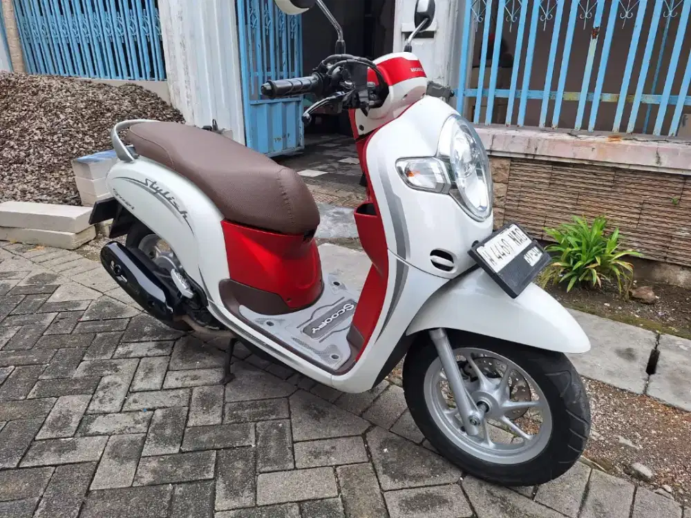 Jual scoopy 2020 plat w sda kondisi sgt bagus siap pakai