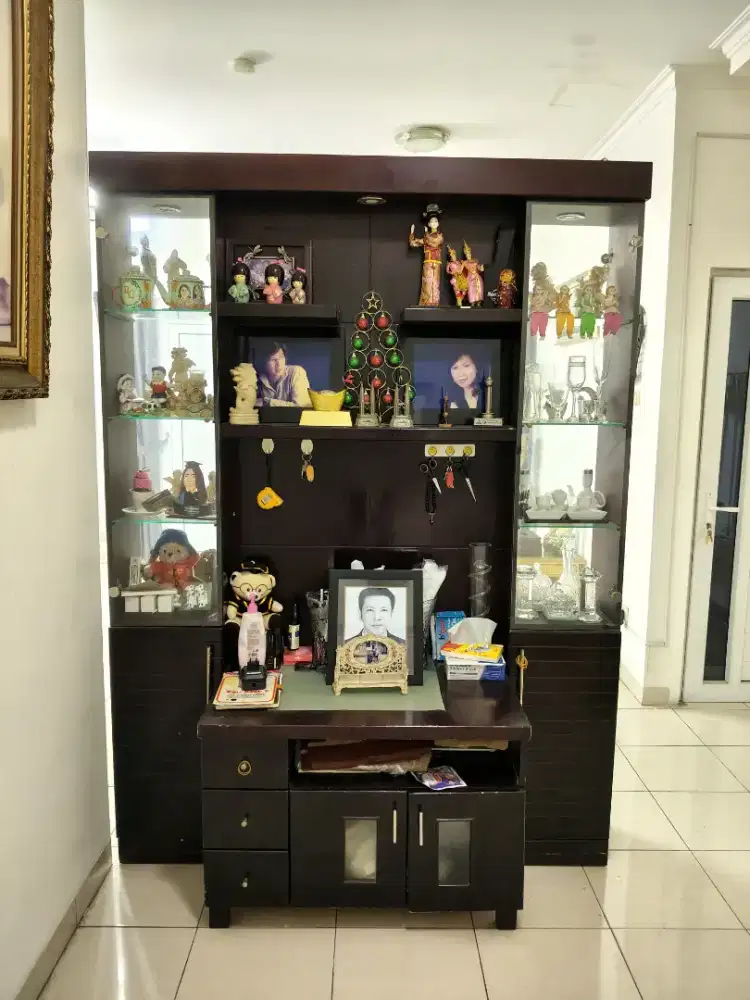 Dijual lemari pajang 2 sisi