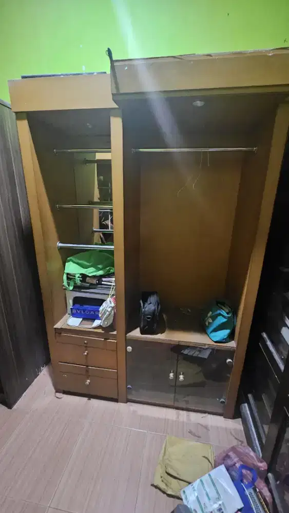 Lemari kayu showcase gantungan baju (2)