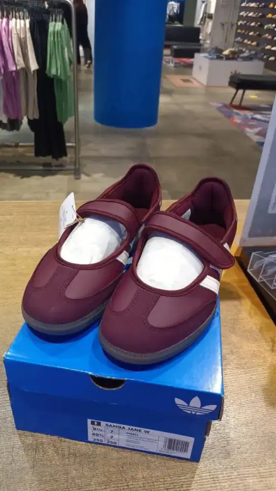 Sepatu Adidas Samba Jane Maroon