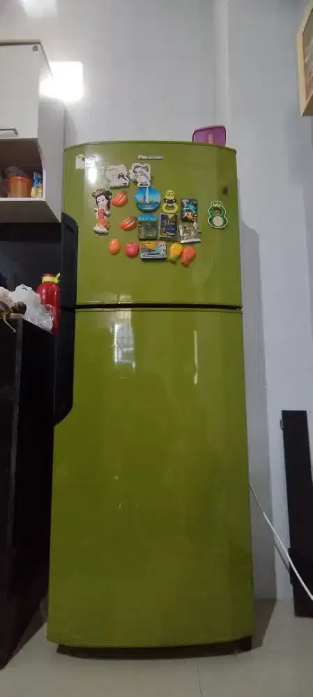 Kulkas panasonic NR-B262G