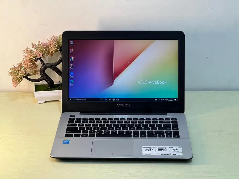 Asus A455L i3-5005U RAM 8 SSD 120 GB + HDD 500 GB Dua Storage Mulu