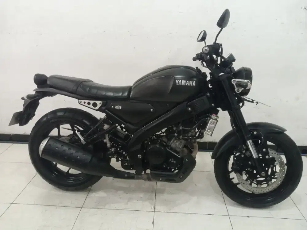 Yamaha XSR 155 2021 hitam