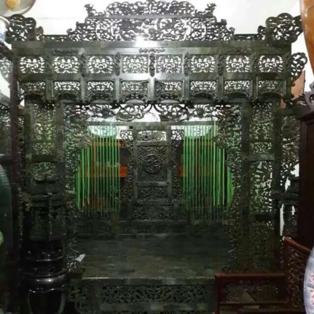 Di jual Ranjang antik batu giok ( serpentine) koleksi pribadi.