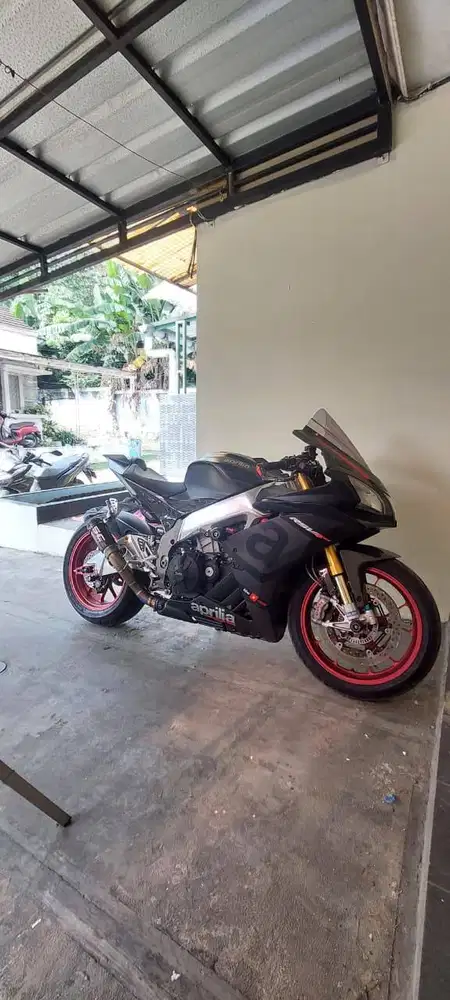 JUAL CEPAT APRILIA RSV4RR 2015 HANYA 3 UNIT di INDONESIA