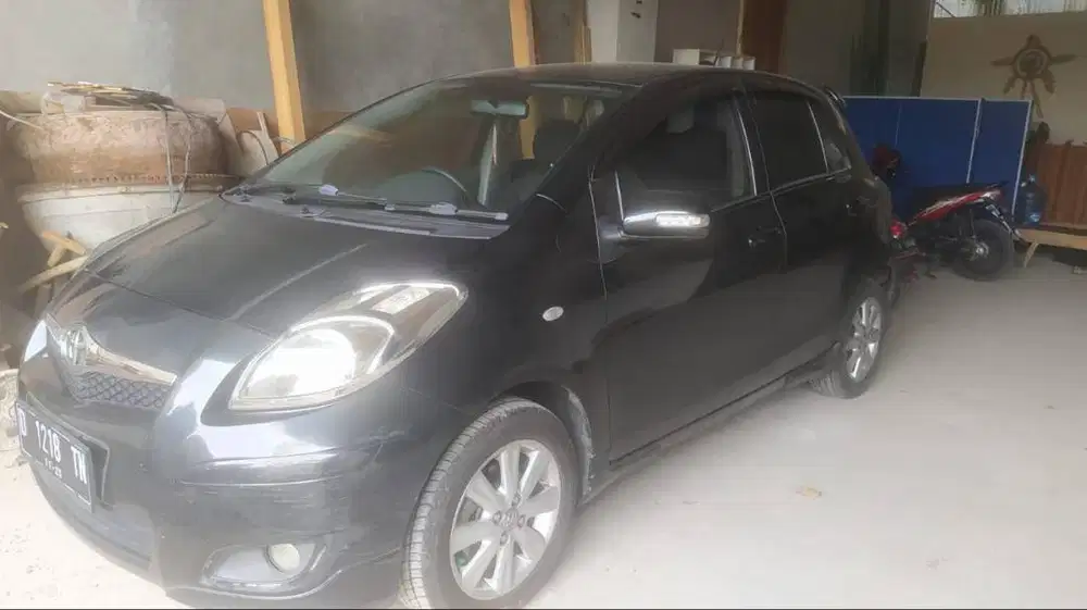Jual Cepat TOYOTA YARIS TYPE E MATIC TAHUN 2011