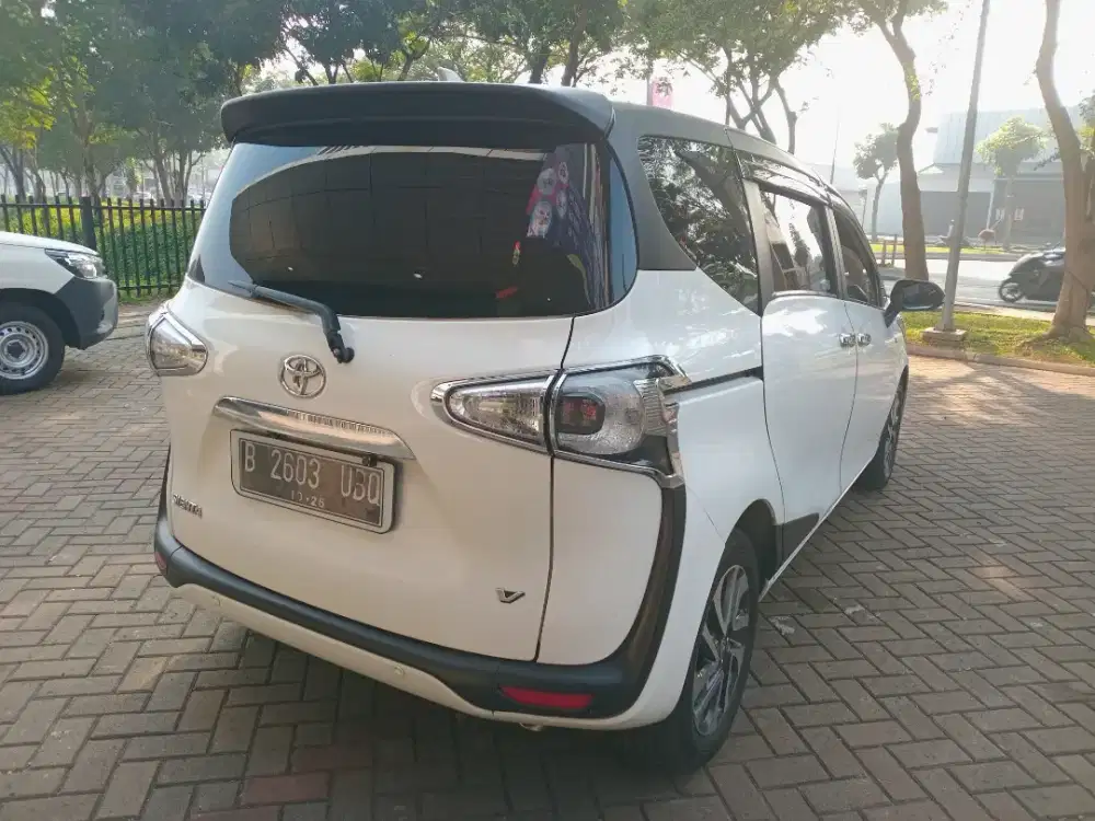 Sienta V MANUAL bisa TT Mobil