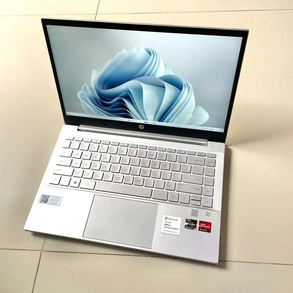 Laptop HP PAVILION 14-ec0013AU , ram 16GB , ssd 512gb , ryzen 5 5500