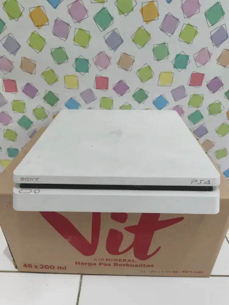 PS4 Slim 1TB CUH -2002A