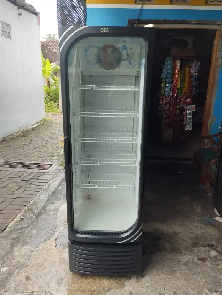 Showcase GEA 5 rak dinding+garansi