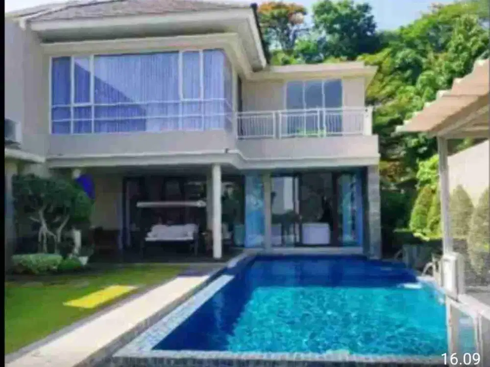 Dijual Rumah dan Kolam Renang Citra Sun Bukit Sari Semarang