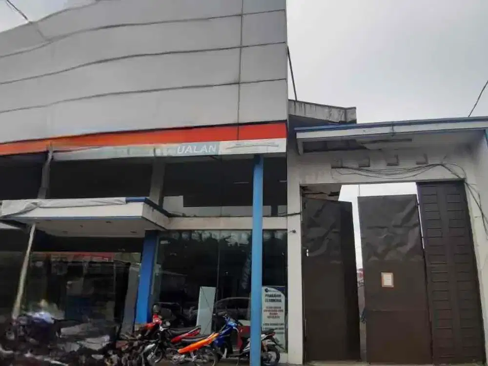 Disewakan ruang usaha 
Mainroad peta 

Cocok untuk 
Ekspedisi 
Kopi shop 
Bengkel 
Usaha lainnya 

Lt -+400 m2 
Lb 234 m2 
Lm 13 
Harga 225 jt perthn