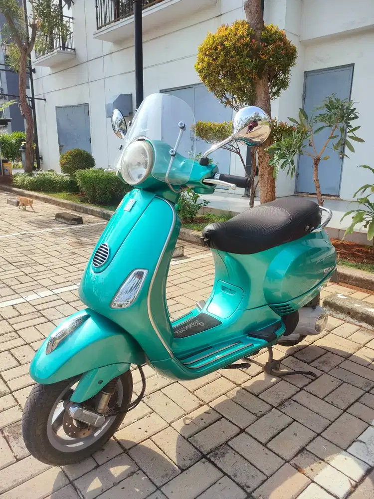PIAGGIO VESPA LX 3V 150 2013 - RARE COLOUR