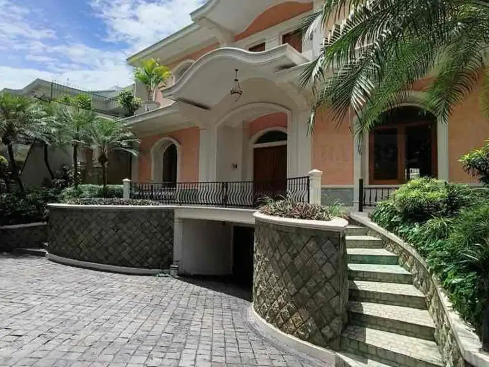 Dijual Rumah Super Mewah Gaya Spanish Style di Pondok Indah