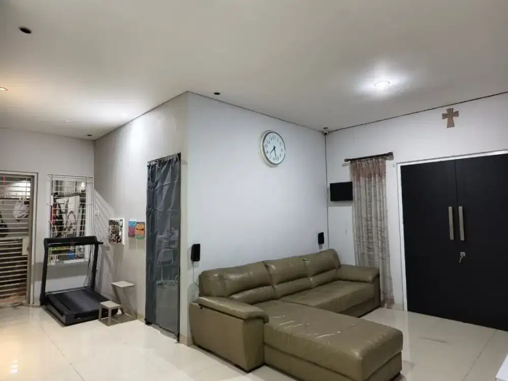 Dijual Rumah Siap Huni Posisi Hook Lokasi Strategis di Mainroad Taman Kopo Indah 2 Bandung