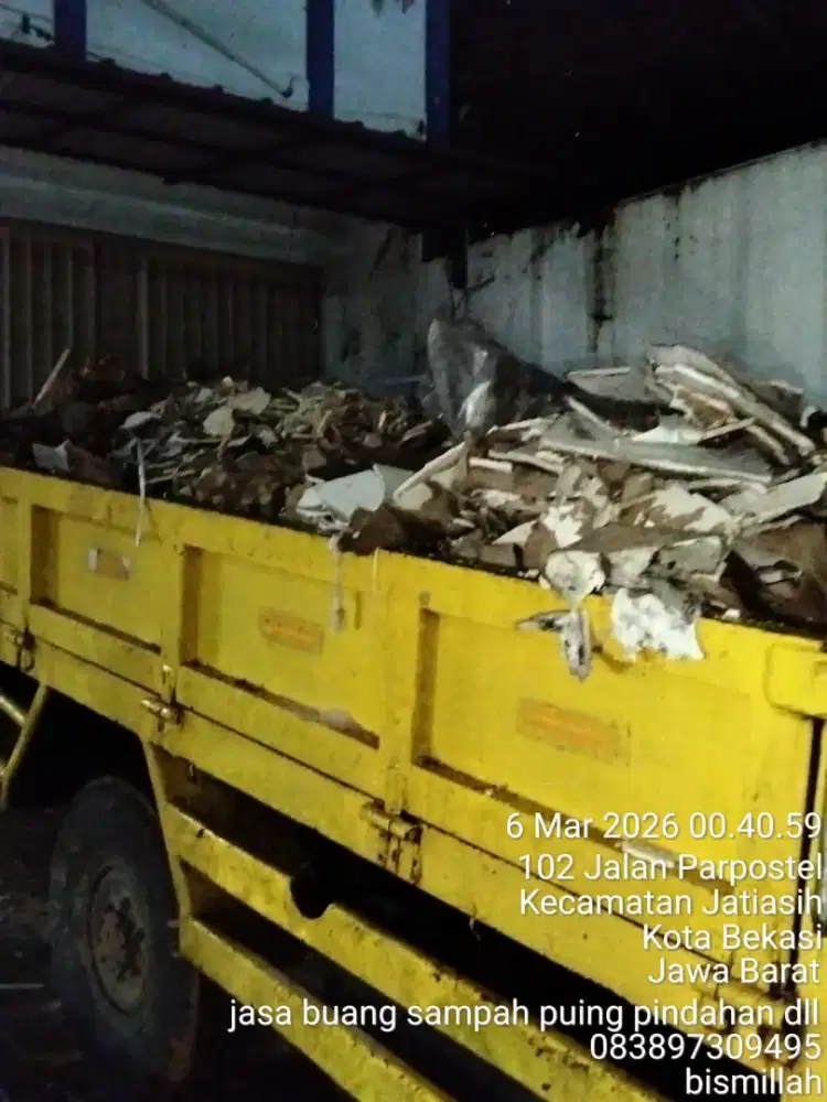 Jasa buang puing dan buang sampah