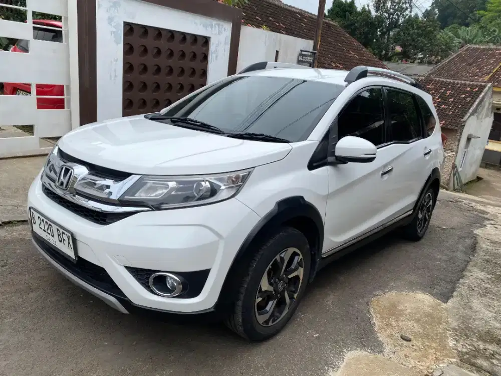 Brv E mt 2016 like new