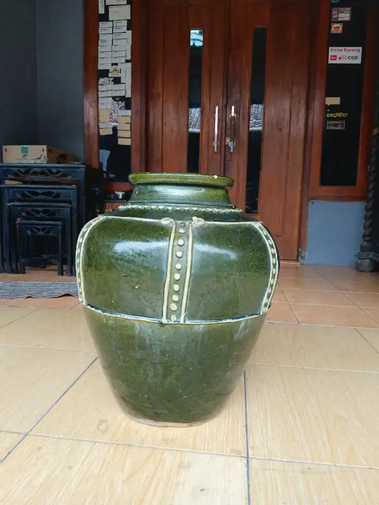 Guci Manisan Tembikar Antik Prancis Besar dengan Glasir Hijau