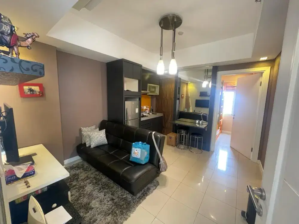 ready disewakan apartemen green lake sunter,tipe 2bedrooms full furnished,view kolam renang,AC 3,waterheater,15jt/3bulan